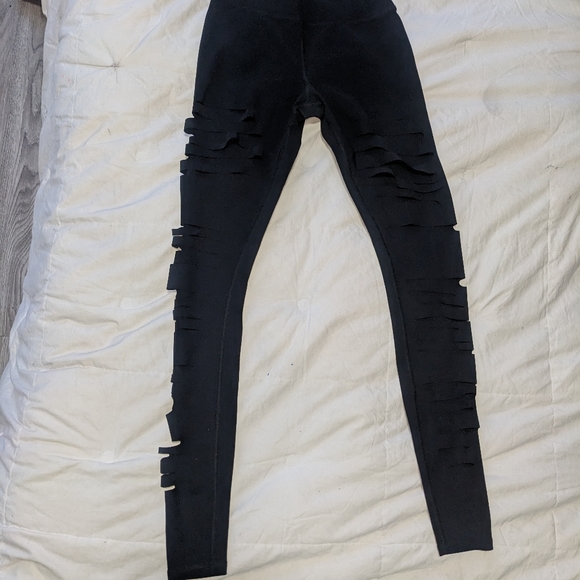 New black Alo extreme ripped warrior legging - Picture 10 of 10